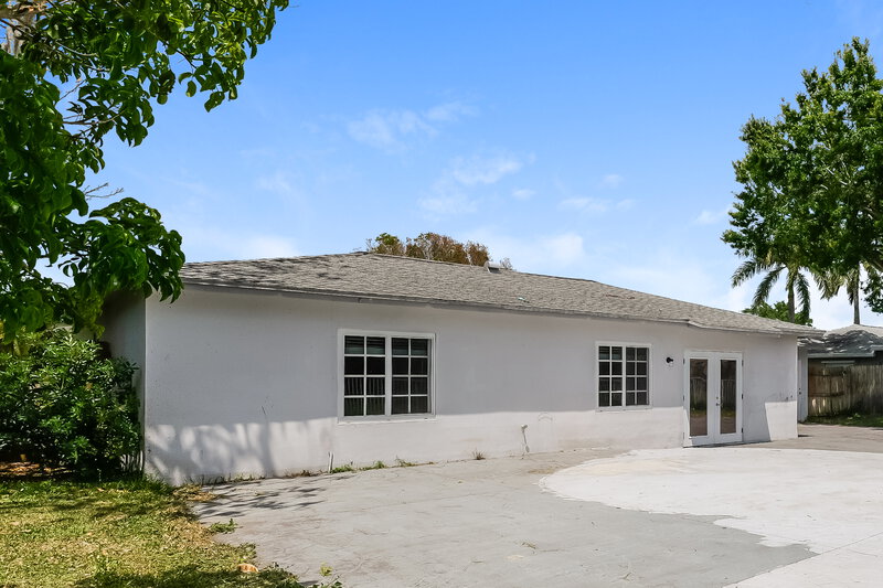 3,300/Mo, 9896 Liberty Ct Boca Raton, FL 33434 Rear View