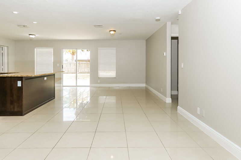 3,165/Mo, 255 Las Palmas St Royal Palm Beach, FL 33411 Dining Room View