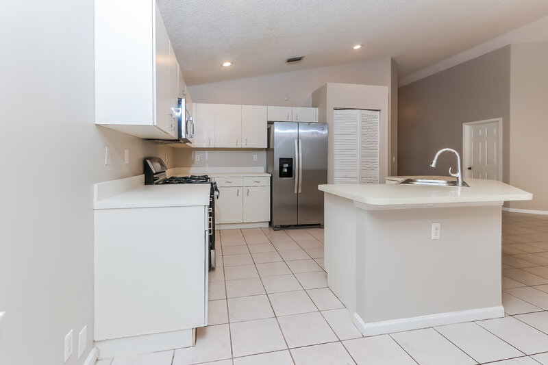 3,165/Mo, 255 Las Palmas St Royal Palm Beach, FL 33411 Kitchen View