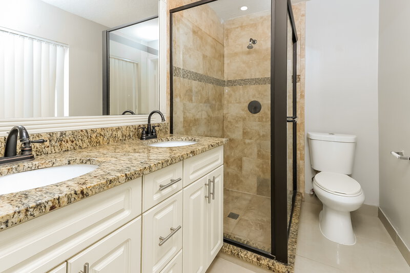 3,165/Mo, 255 Las Palmas St Royal Palm Beach, FL 33411 Main Bathroom View