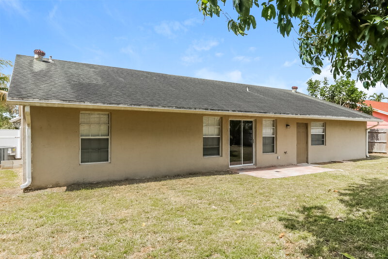 3,165/Mo, 255 Las Palmas St Royal Palm Beach, FL 33411 Rear View 2