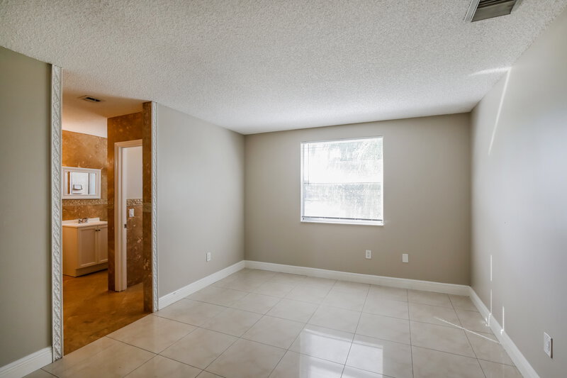 3,275/Mo, 4451 NW 61st Pl Coconut Creek, FL 33073 Main Bedroom View