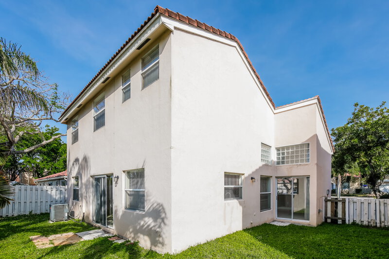 3,275/Mo, 4451 NW 61st Pl Coconut Creek, FL 33073 Rear View