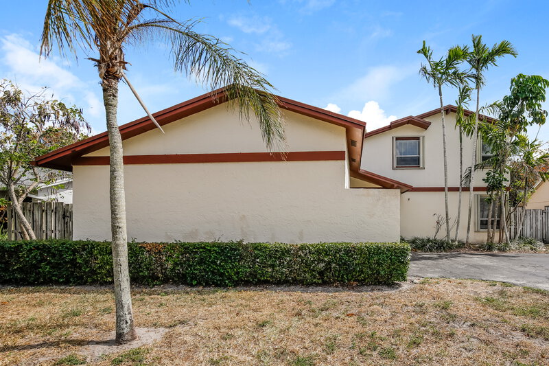 3,395/Mo, 4066 NW 1st Pl Deerfield Beach, FL 33442 Misc View