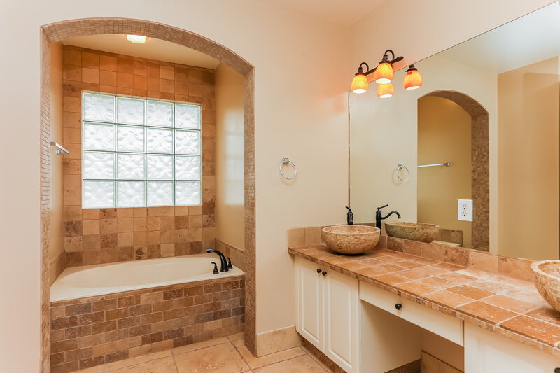 3,340/Mo, 169 Mulberry Grove Rd Royal Palm Beach, FL 33411 Main Bathroom View