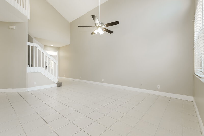 3,210/Mo, 7673 Springfield Lake Dr Lake Worth, FL 33467 Living Room View 2