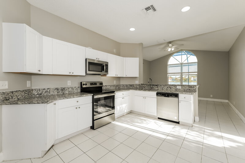 3,210/Mo, 7673 Springfield Lake Dr Lake Worth, FL 33467 Kitchen View