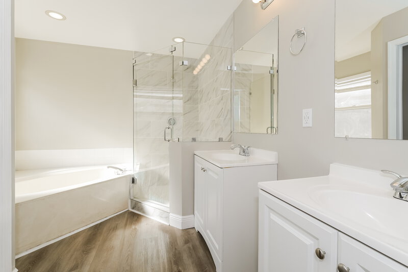 3,210/Mo, 7673 Springfield Lake Dr Lake Worth, FL 33467 Main Bathroom View