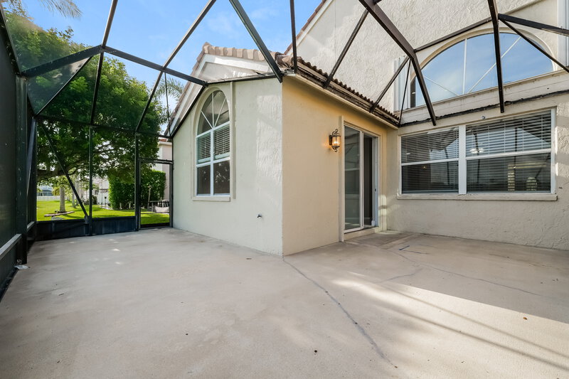 3,210/Mo, 7673 Springfield Lake Dr Lake Worth, FL 33467 Patio View