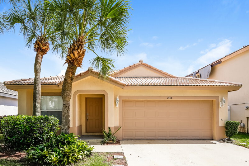 2,885/Mo, 1453 NW 208th Ter Pembroke Pines, FL 33029 External View
