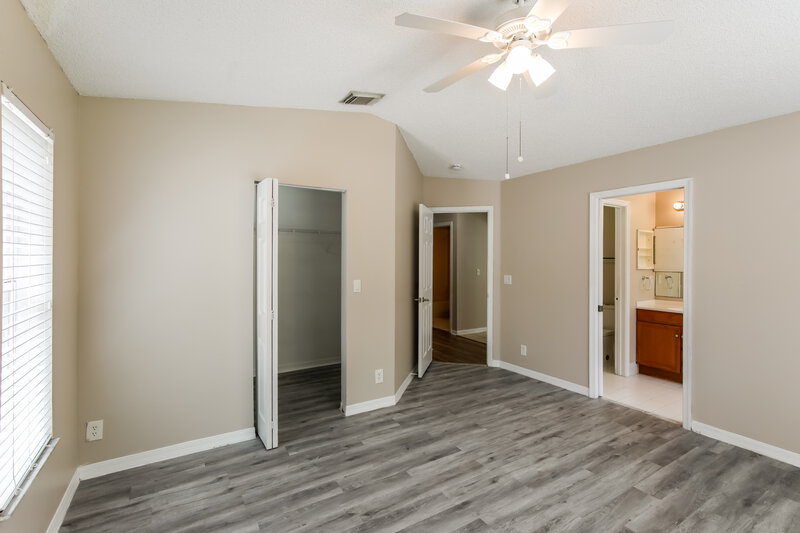 2,885/Mo, 1453 NW 208th Ter Pembroke Pines, FL 33029 Main Bedroom View