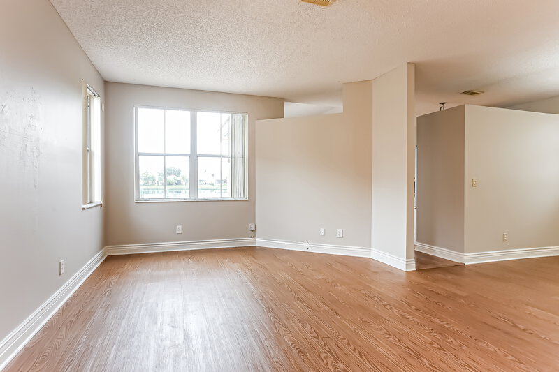 3,995/Mo, 1981 NW 190th Ave Pembroke Pines, FL 33029 Living Room View