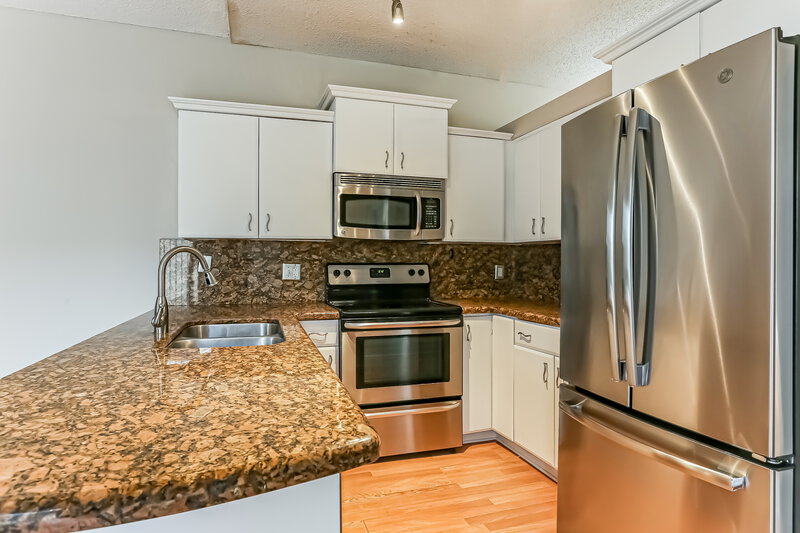 3,995/Mo, 1981 NW 190th Ave Pembroke Pines, FL 33029 Kitchen View 2