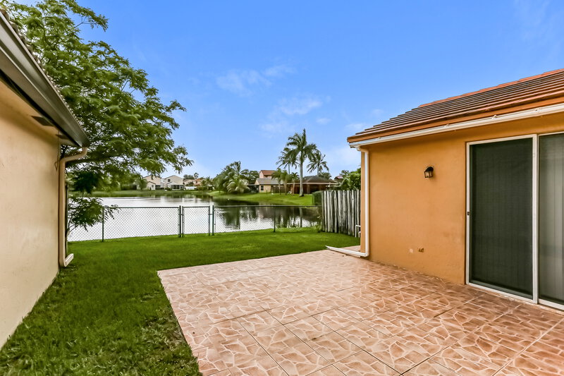 3,995/Mo, 1981 NW 190th Ave Pembroke Pines, FL 33029 Rear View 2
