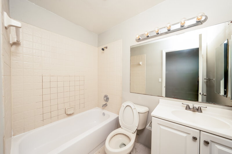3,040/Mo, 80 Baytree Cir Boynton Beach, FL 33436 Bathroom View
