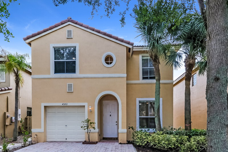 2,590/Mo, 4322 Lake Tahoe Cir West Palm Beach, FL 33409 External View