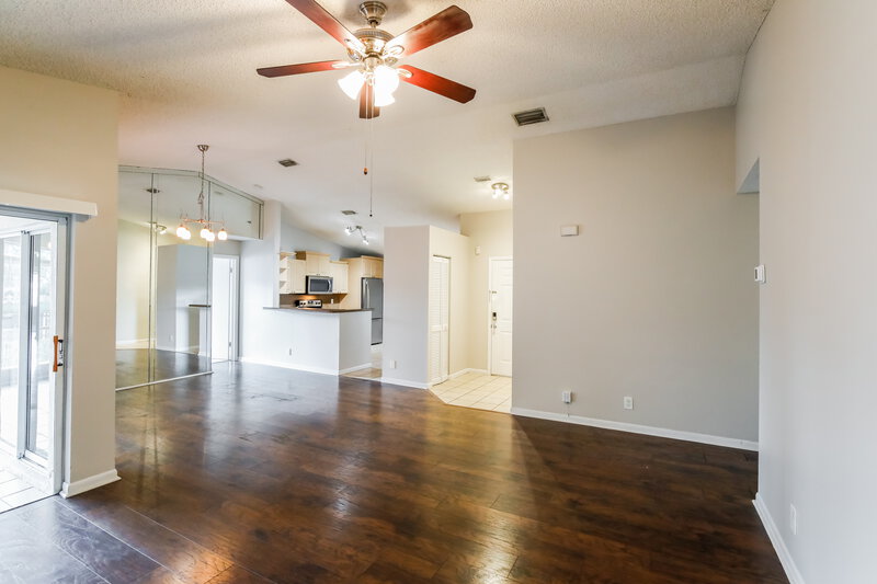 3,235/Mo, 333 W Riverbend Dr Sunrise, FL 33326 Living Room View 2