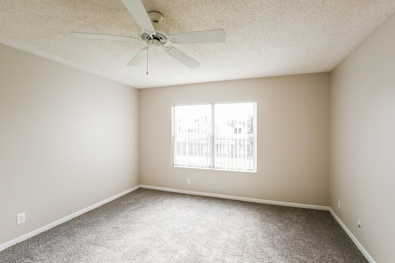 3,235/Mo, 333 W Riverbend Dr Sunrise, FL 33326 Main Bedroom View