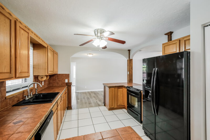 3,020/Mo, 109 Granada St Royal Palm Beach, FL 33411 Kitchen View 2