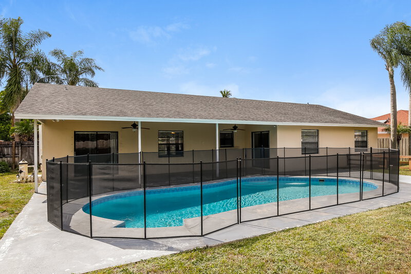 3,020/Mo, 109 Granada St Royal Palm Beach, FL 33411 Rear View