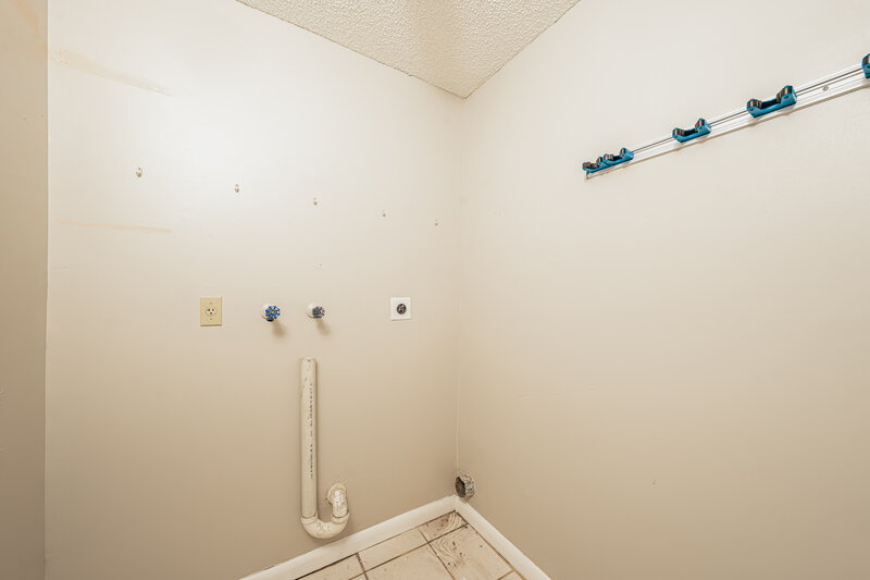 3,295/Mo, 21080 Woodspring Ave Boca Raton, FL 33428 Laundry Room View