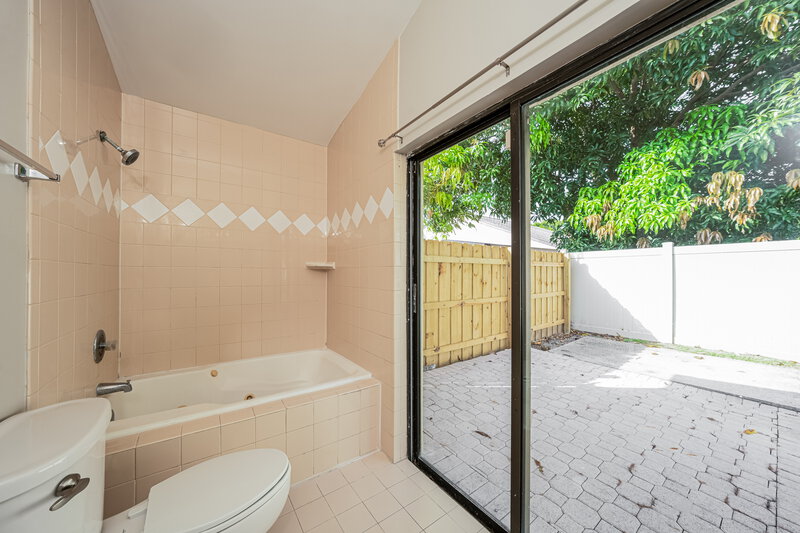 3,295/Mo, 21080 Woodspring Ave Boca Raton, FL 33428 Bathroom View