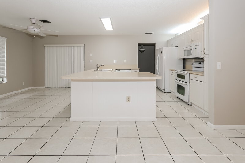 2,985/Mo, 115 Valencia St Royal Palm Beach, FL 33411 Kitchen View