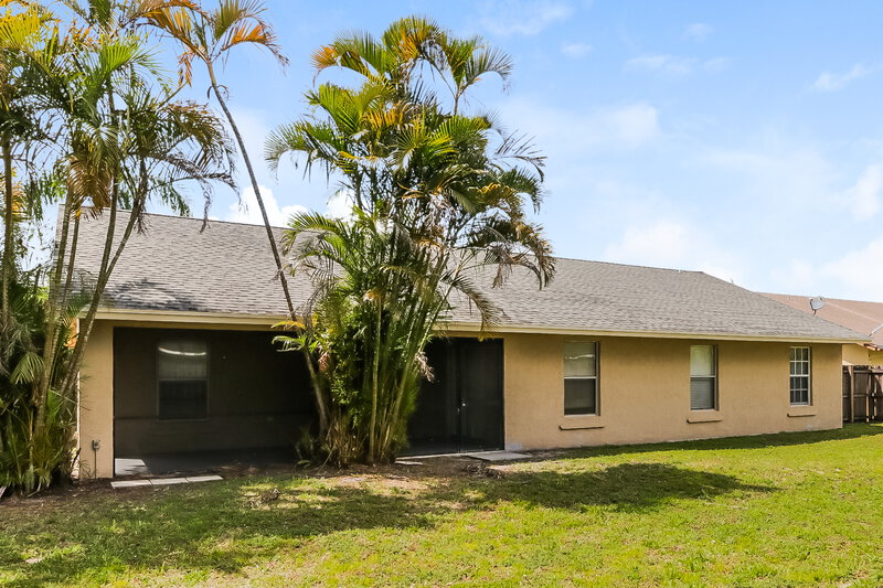 2,985/Mo, 115 Valencia St Royal Palm Beach, FL 33411 Rear View