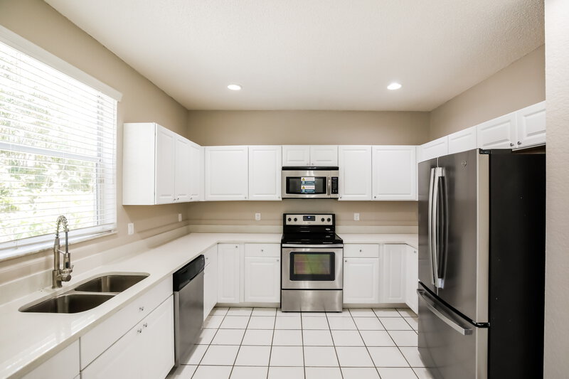 3,890/Mo, 18164 Blue Lake Way Boca Raton, FL 33498 Kitchen View