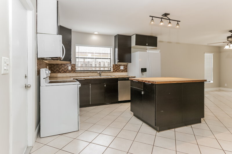 3,330/Mo, 11370 Chipmunk Dr Boca Raton, FL 33428 Kitchen View