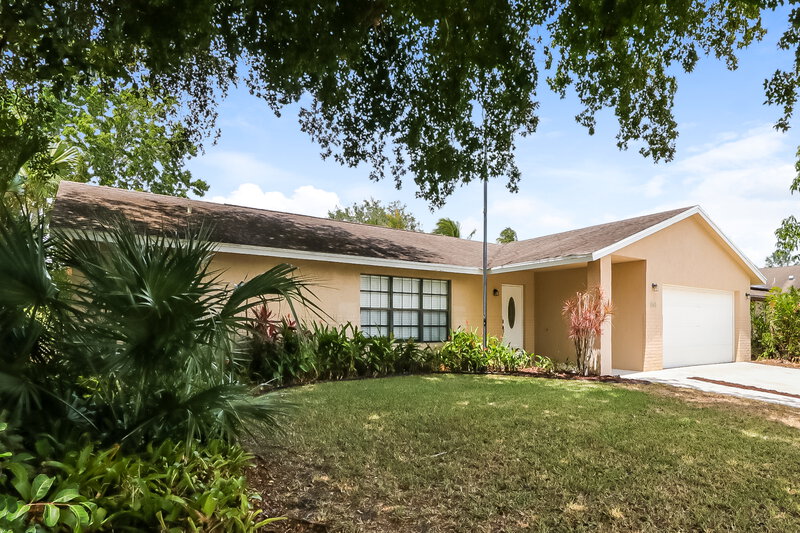 2,620/Mo, 365 La Mancha Ave Royal Palm Beach, FL 33411 Front View 2