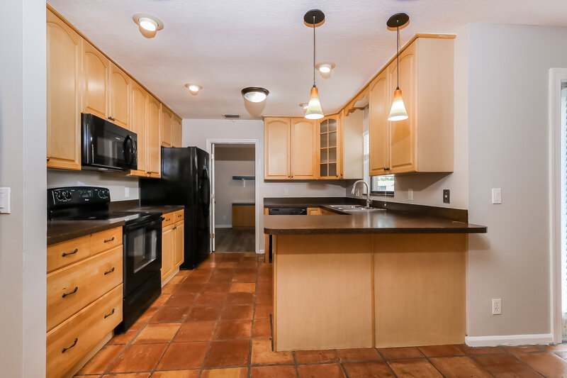 2,620/Mo, 365 La Mancha Ave Royal Palm Beach, FL 33411 Kitchen View
