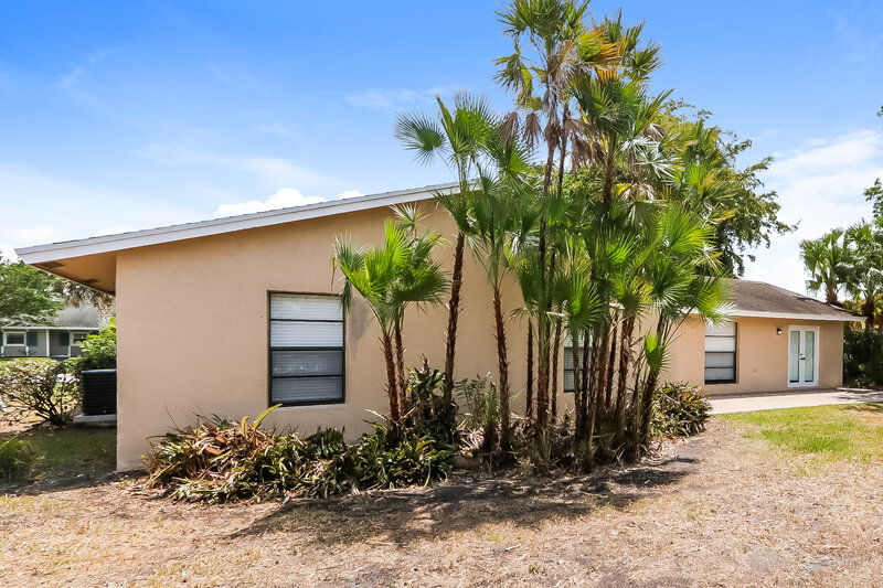 2,620/Mo, 365 La Mancha Ave Royal Palm Beach, FL 33411 Rear View