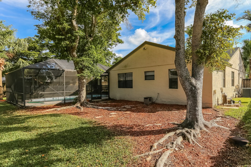 2,690/Mo, 5101 SW 117th Way Cooper City, FL 33330 Rear View 3