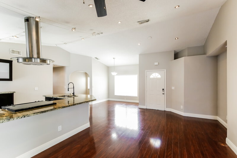 3,495/Mo, 210 NW 207th Way Pembroke Pines, FL 33029 Living Room View 3