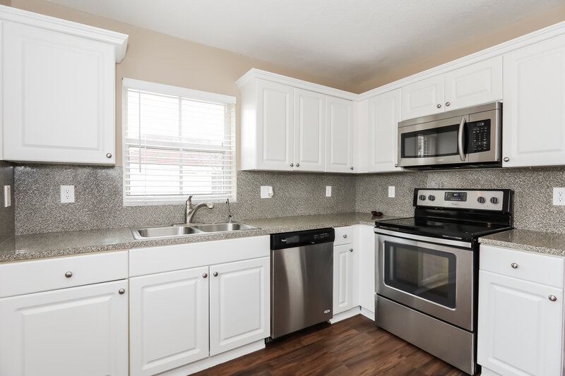 3,345/Mo, 6252 Seminole Ter Margate, FL 33063 Kitchen View