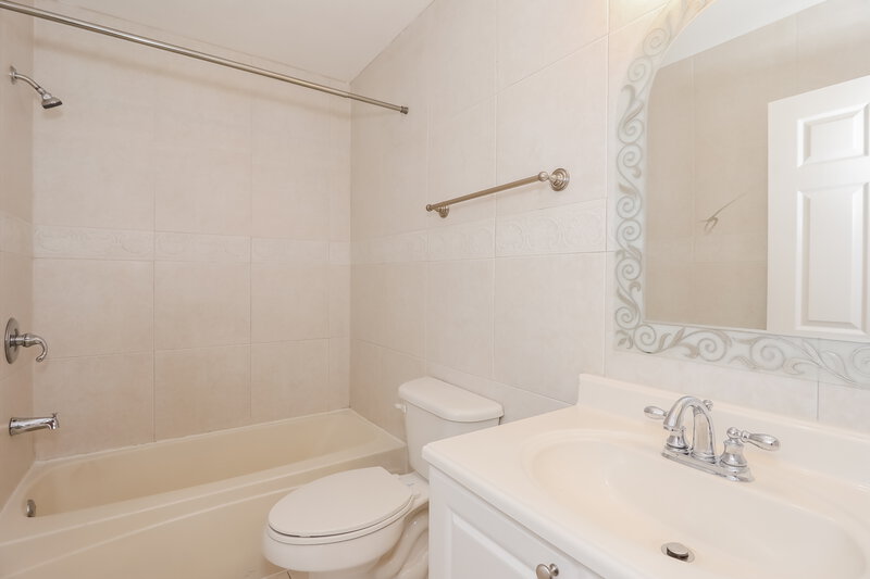 3,345/Mo, 6252 Seminole Ter Margate, FL 33063 Bathroom View