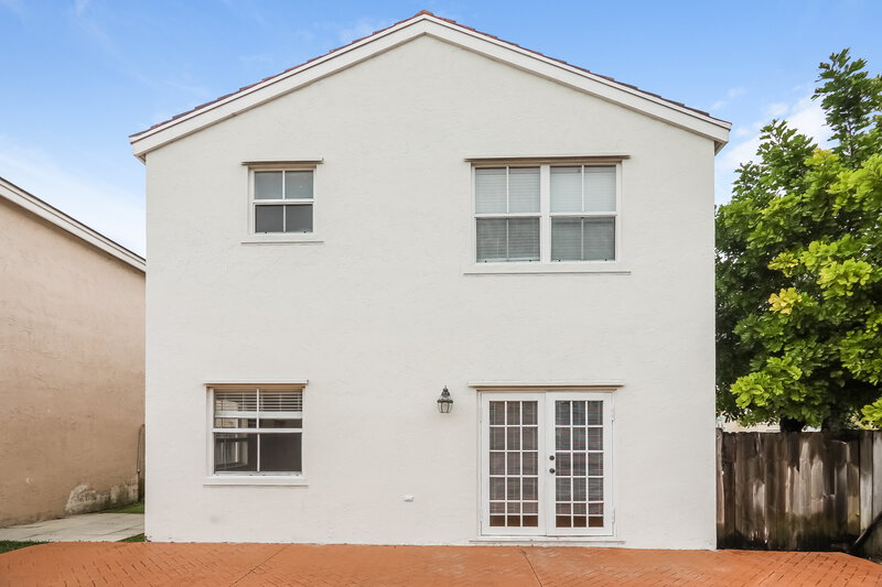 3,345/Mo, 6252 Seminole Ter Margate, FL 33063 Rear View