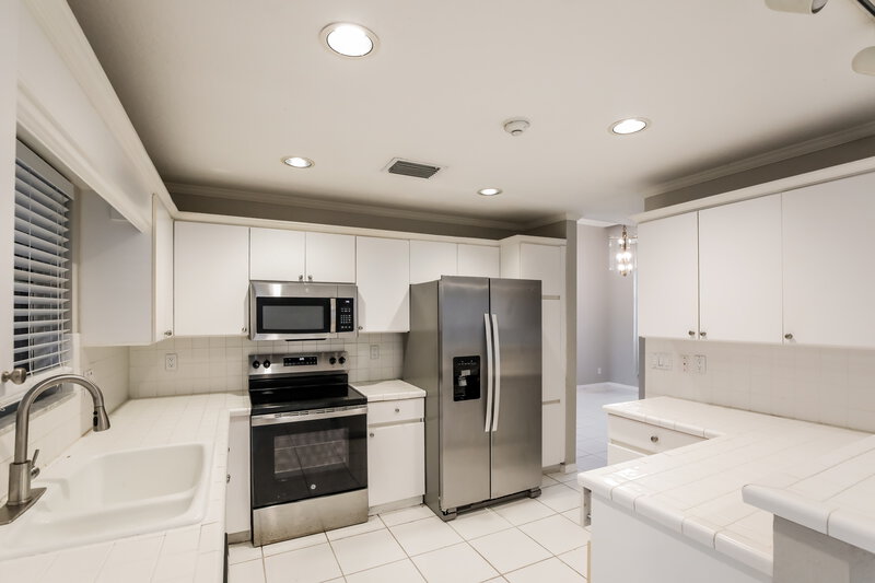 3,355/Mo, 7354 Michigan Isle Rd Lake Worth, FL 33467 Kitchen View 2