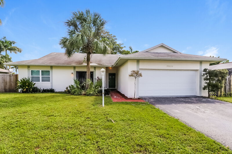 3,005/Mo, 20654 Carousel Cir W Boca Raton, FL 33434 External View