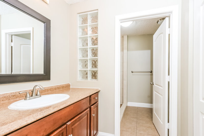 3,005/Mo, 20654 Carousel Cir W Boca Raton, FL 33434 Main Bathroom View