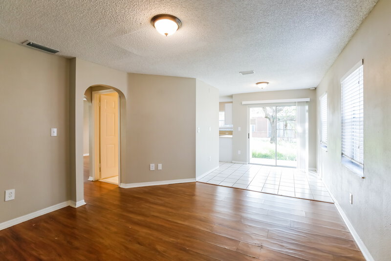 3,950/Mo, 1230 NW 192nd Ter Pembroke Pines, FL 33029 Family Room View