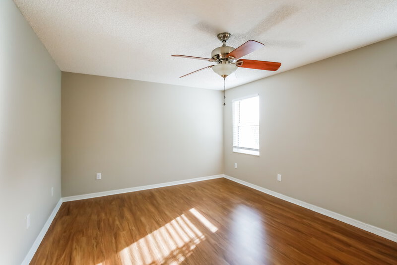 3,950/Mo, 1230 NW 192nd Ter Pembroke Pines, FL 33029 Main Bedroom View