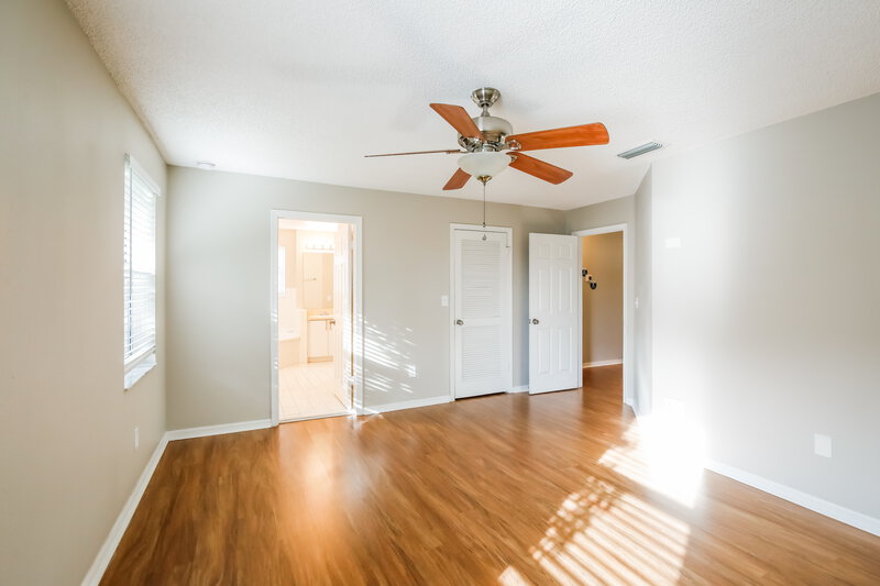 3,950/Mo, 1230 NW 192nd Ter Pembroke Pines, FL 33029 Main Bedroom View 2