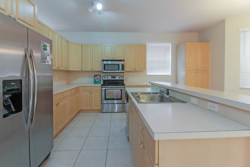 4,470/Mo, 6779 Columbia Ave Lake Worth, FL 33467 Kitchen View