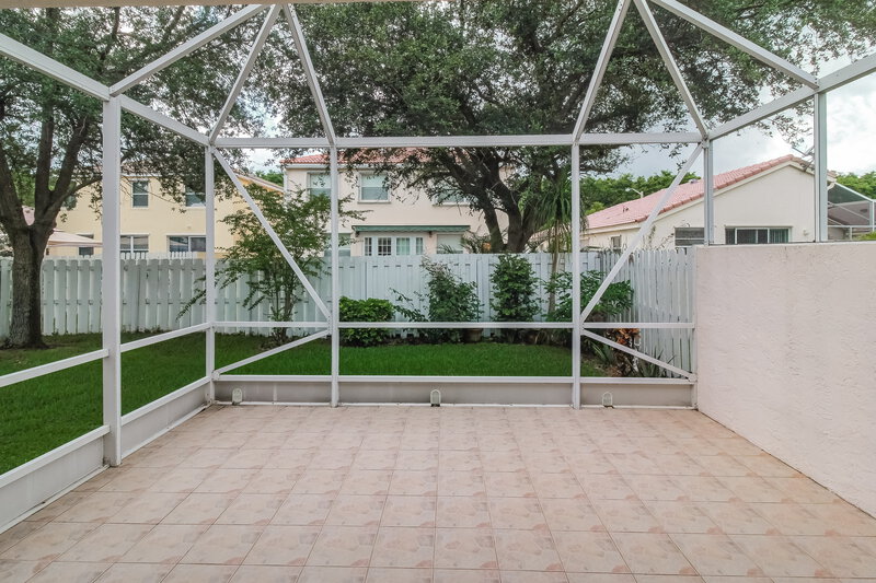 4,470/Mo, 6779 Columbia Ave Lake Worth, FL 33467 Sun Room View