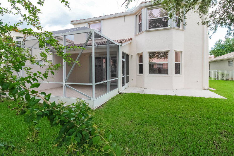 4,470/Mo, 6779 Columbia Ave Lake Worth, FL 33467 Rear View 2