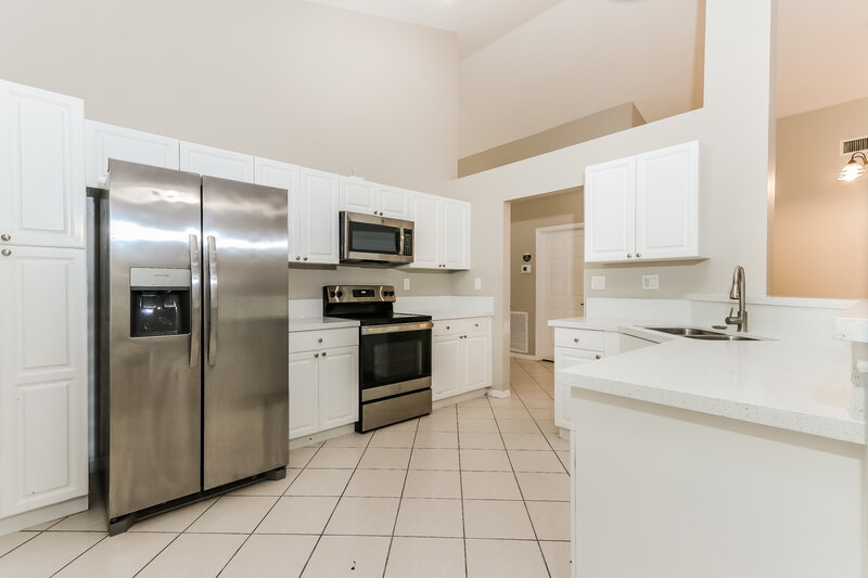 3,160/Mo, 7320 Winder Ct Lake Worth, FL 33467 Kitchen View 2
