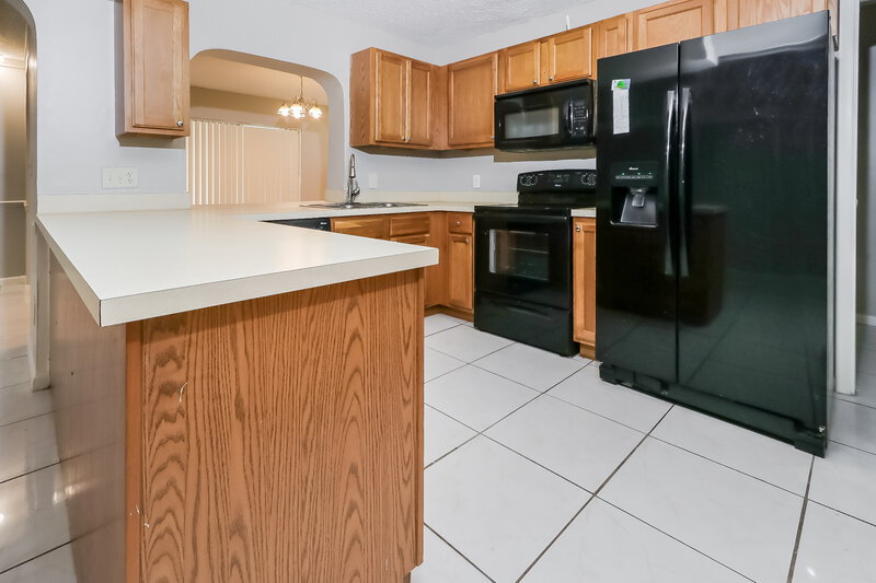 2,915/Mo, 106 Paseo Ct Royal Palm Beach, FL 33411 Kitchen View 2