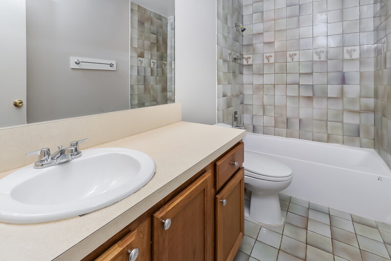 2,915/Mo, 106 Paseo Ct Royal Palm Beach, FL 33411 Bathroom View